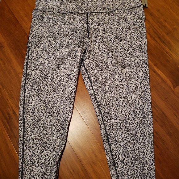 Plus Size Black and White Leggings - 3X - Picture 2 of 5